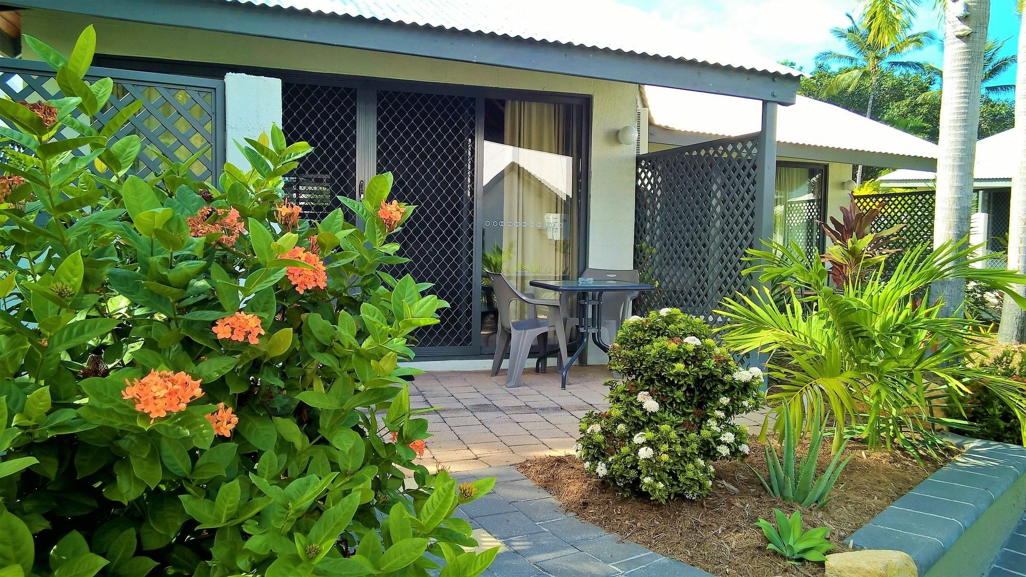 Island Leisure Resort Nelly Bay Exterior photo