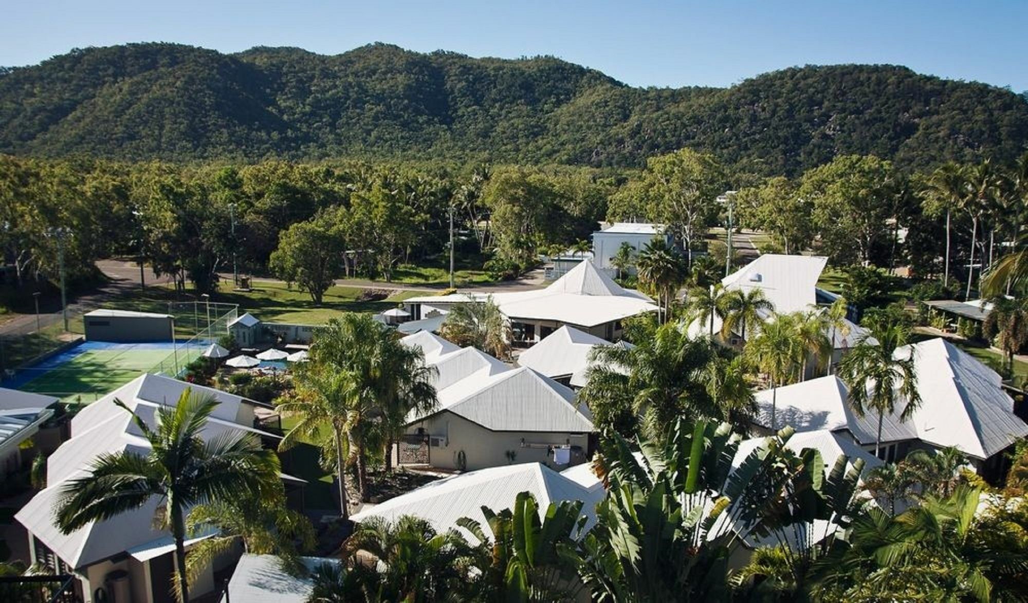 Island Leisure Resort Nelly Bay Exterior photo