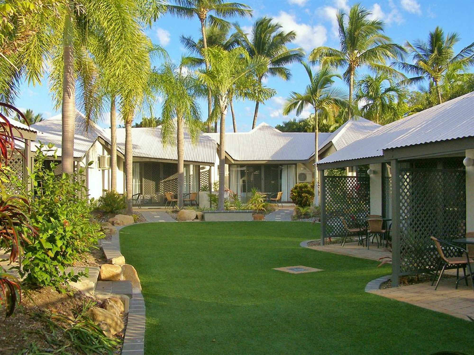 Island Leisure Resort Nelly Bay Exterior photo