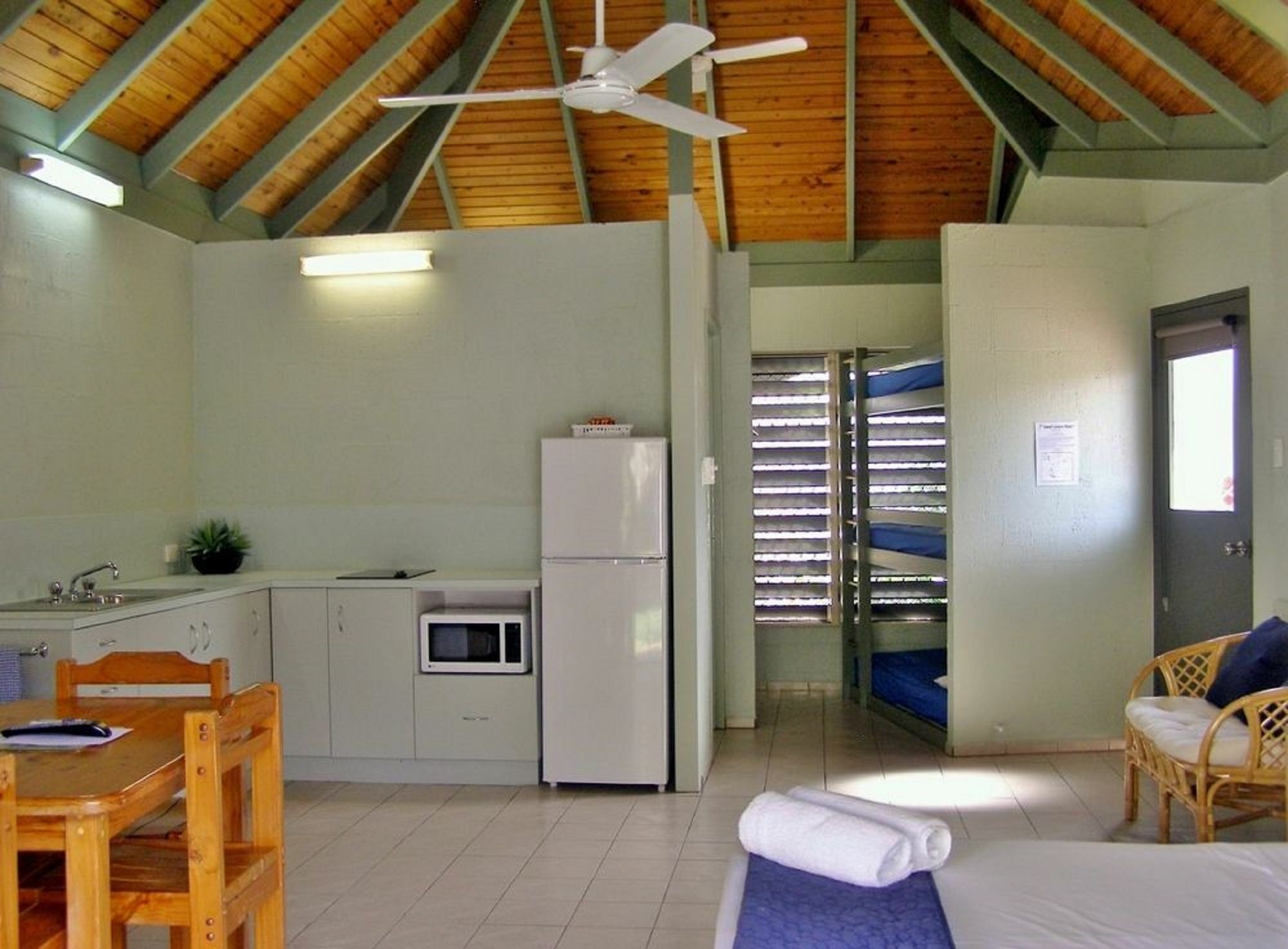 Island Leisure Resort Nelly Bay Exterior photo